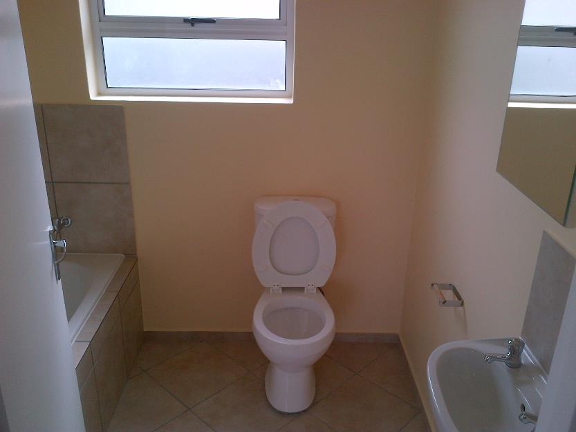 To Let 2 Bedroom Property for Rent in The Connifers Western Cape